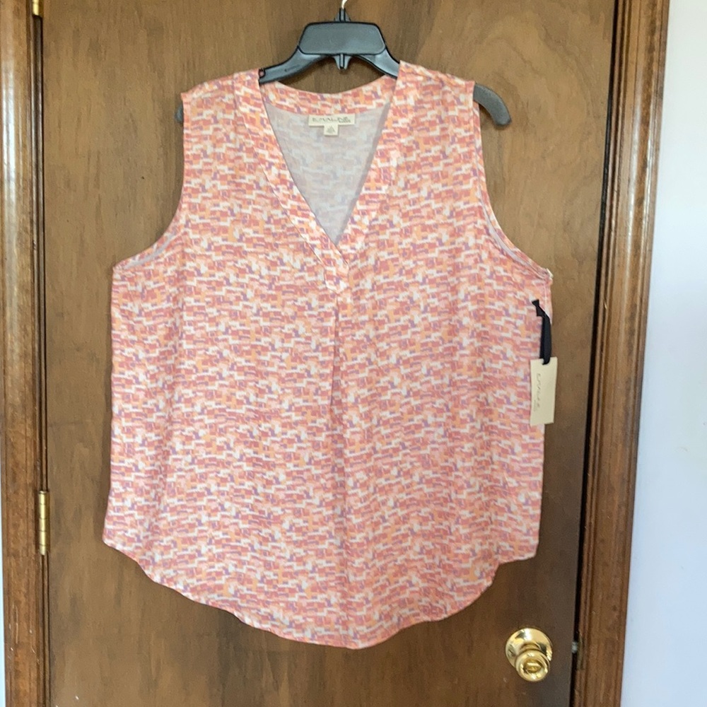 Emaline abstract print sleeveless lightweight top size 1X